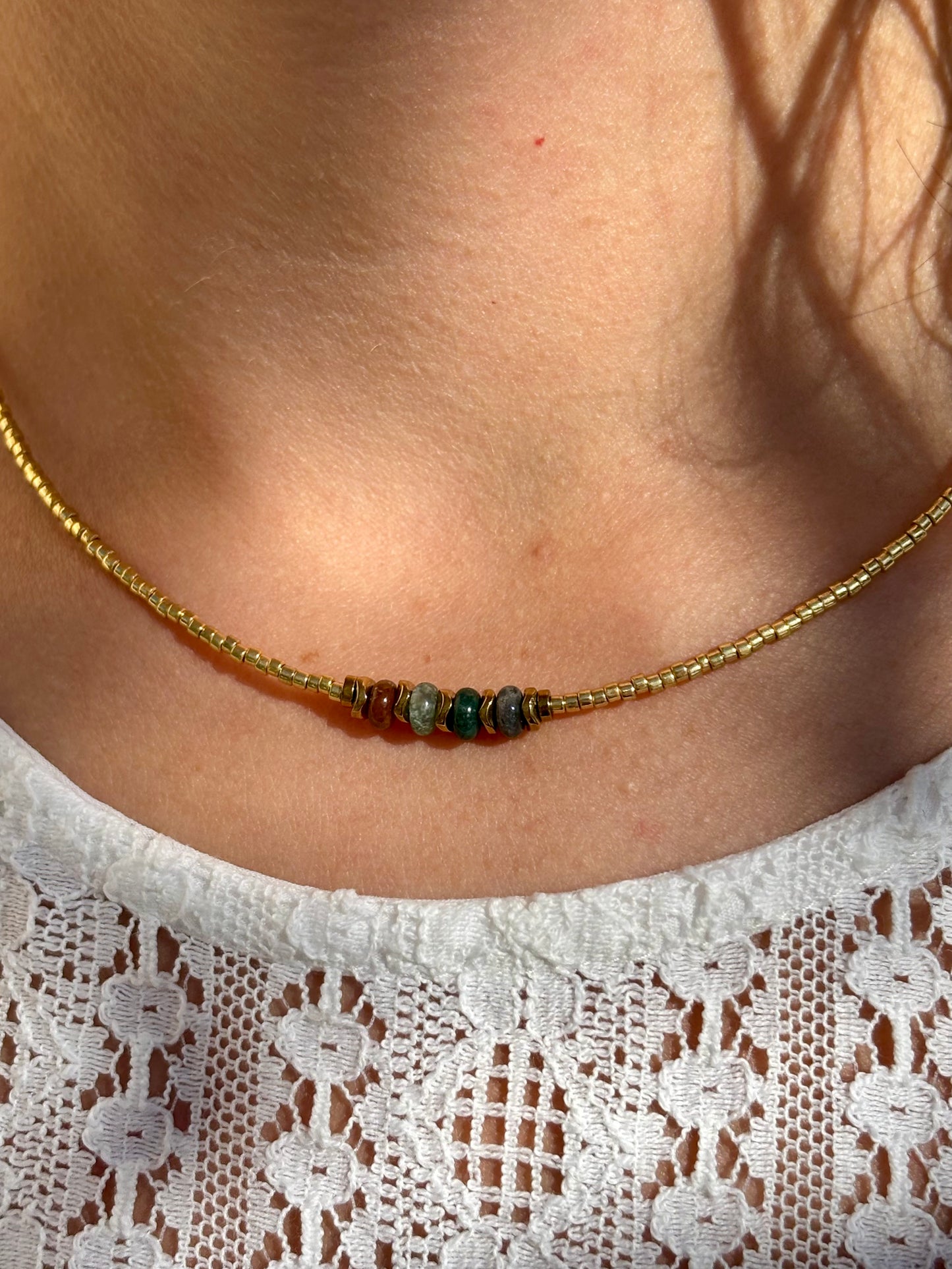 Collier Mia porté