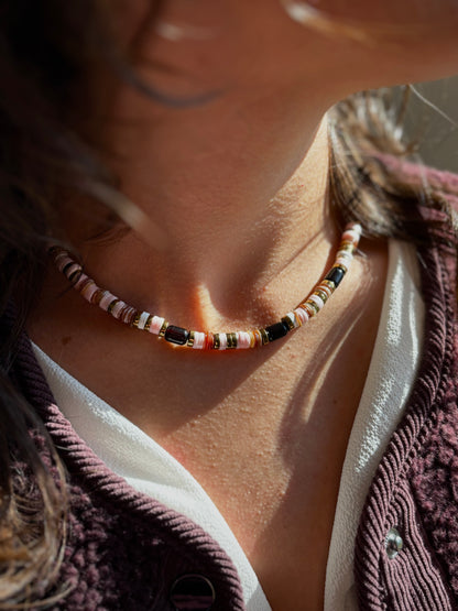 Collier Rose porté