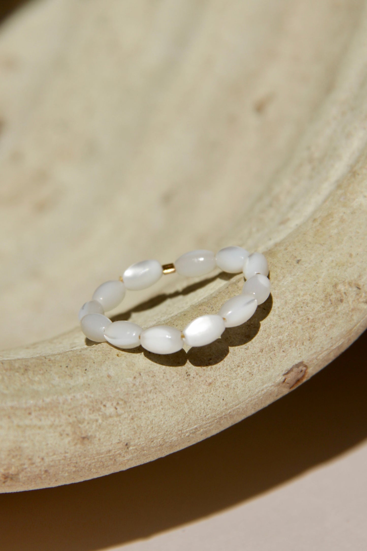 Bague Dune, perles naturelles Nacre
