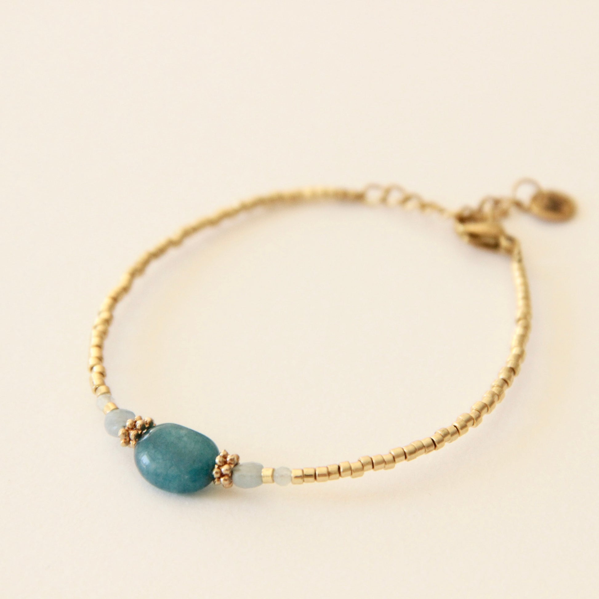 Bracelet Cécile, pierre de Jade bleu lagon