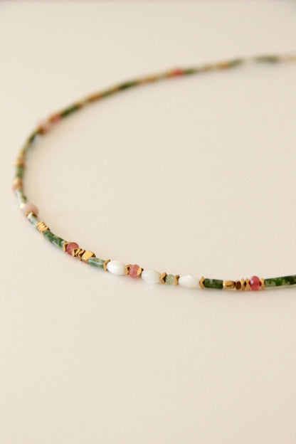 Collier Aimée, pierres de Jaspe vertes et Nacre