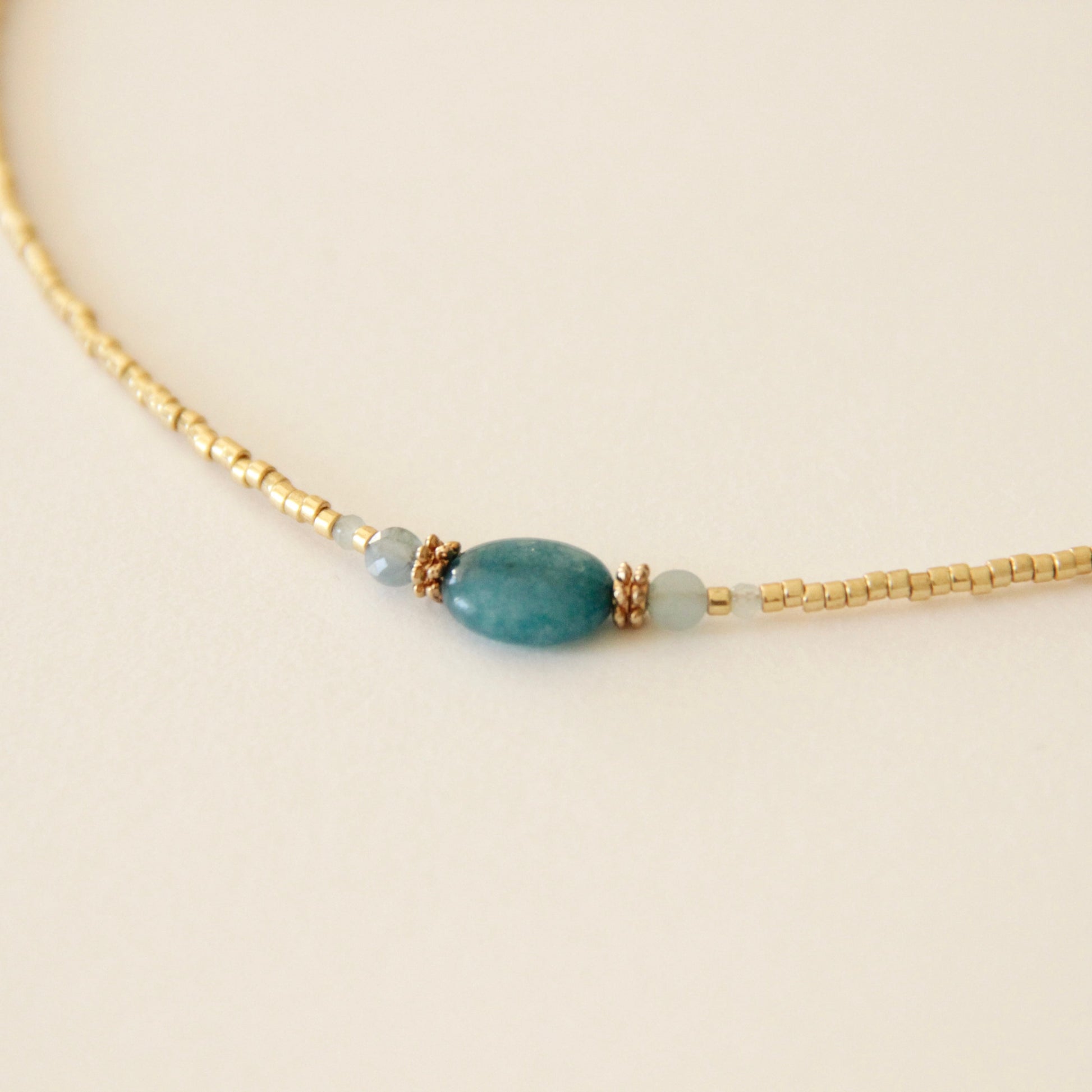 Collier Cécile, perle de Jade bleue lagon
